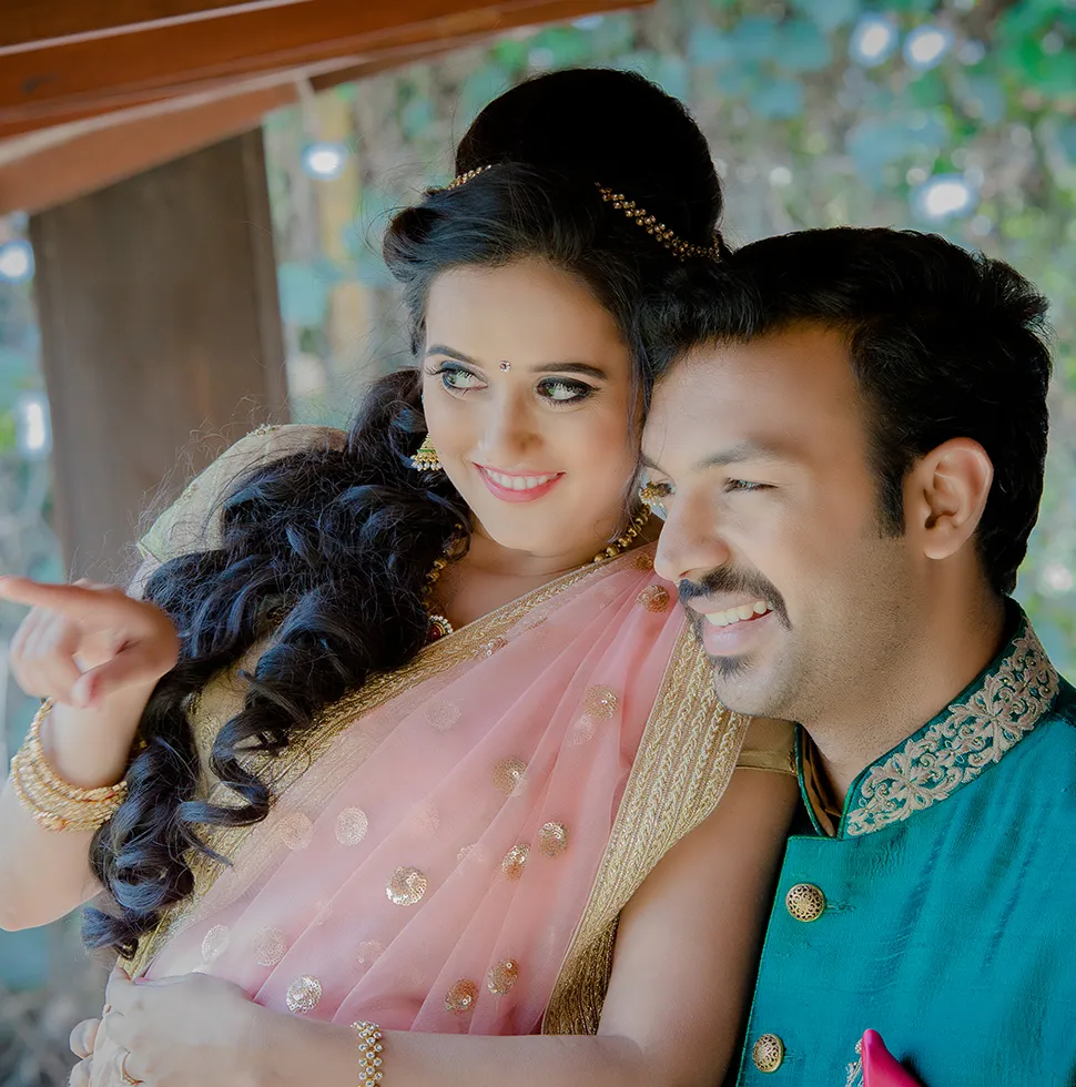 Celebrity In High-Fashion La
Fantaisie Wedding Attire.